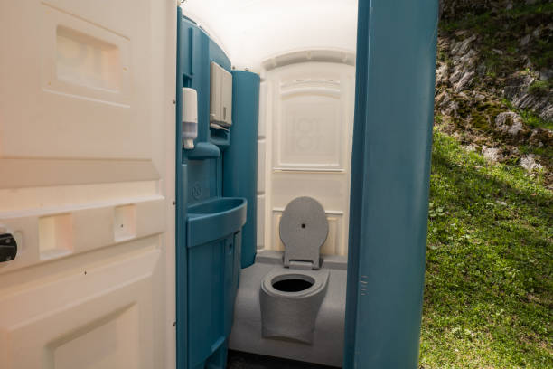 Best Portable bathroom rental  in Broadway, NC
